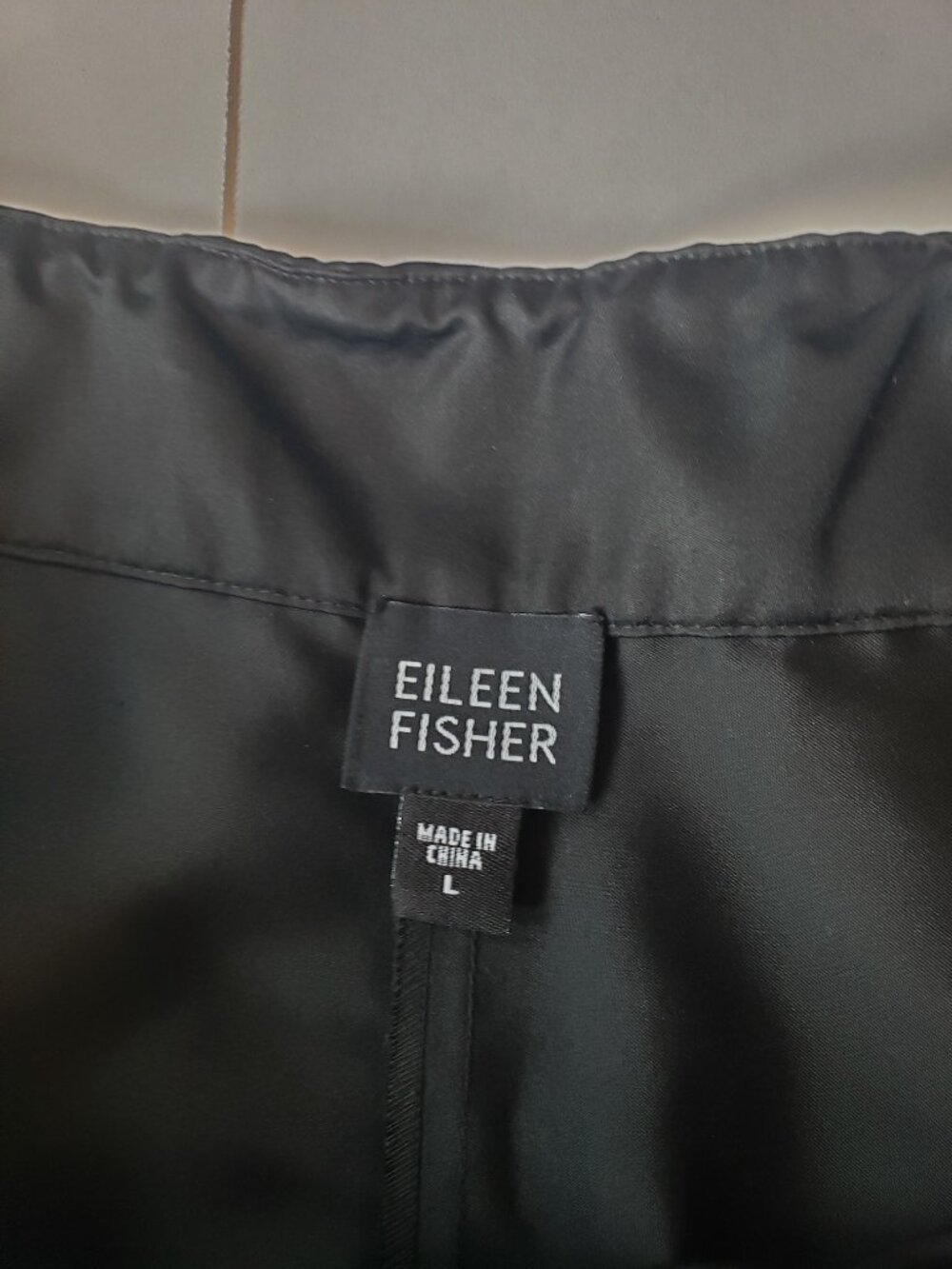 Eileen Fisher Silk Satin Wide Leg Lightweight Cropped Black Cargo Pants - Picture 2 of 11